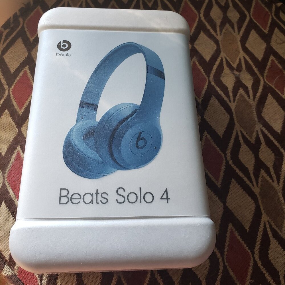 Beats Solo 4 - Blue Wireless On-Ear Headphones
